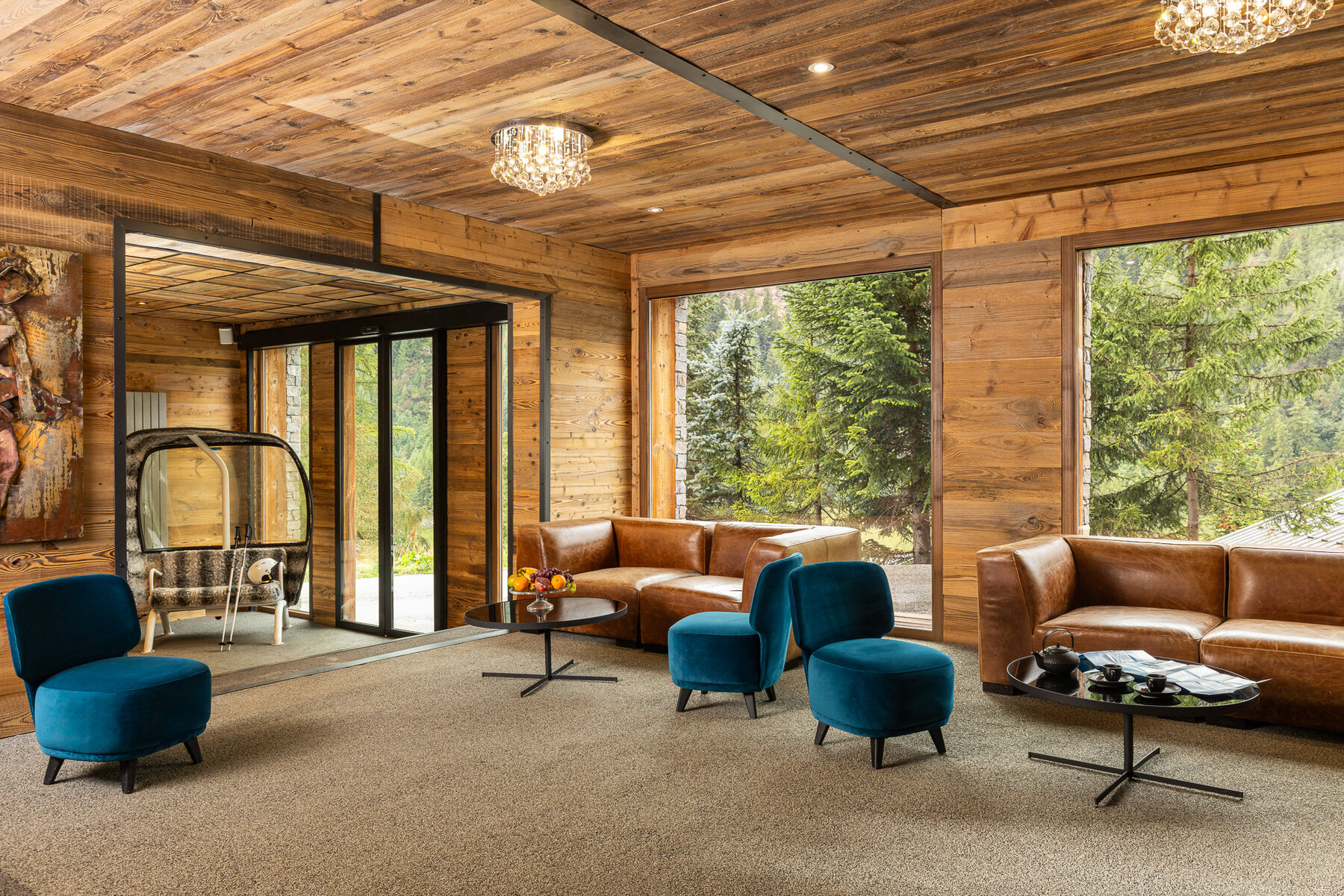Chalet Hearth — shared residence photo 1