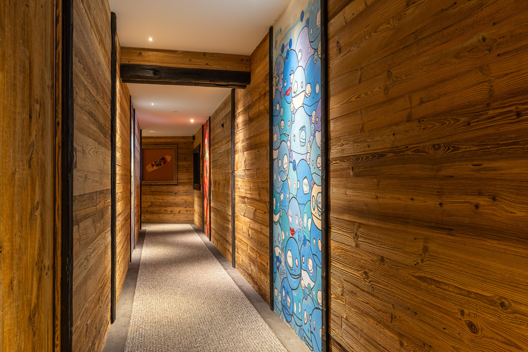 Chalet Hearth — shared residence photo 13
