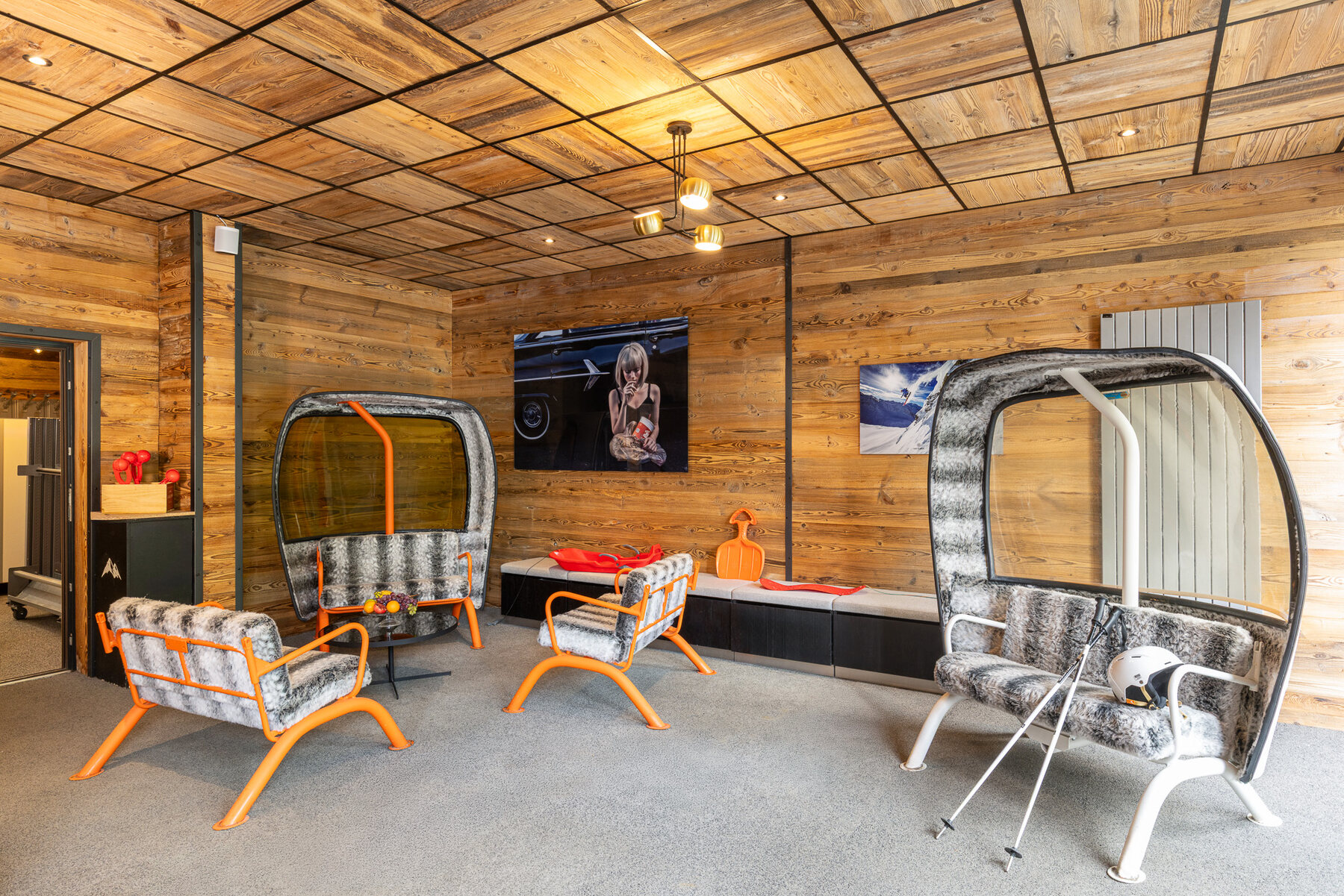 Chalet Hearth — shared residence photo 4