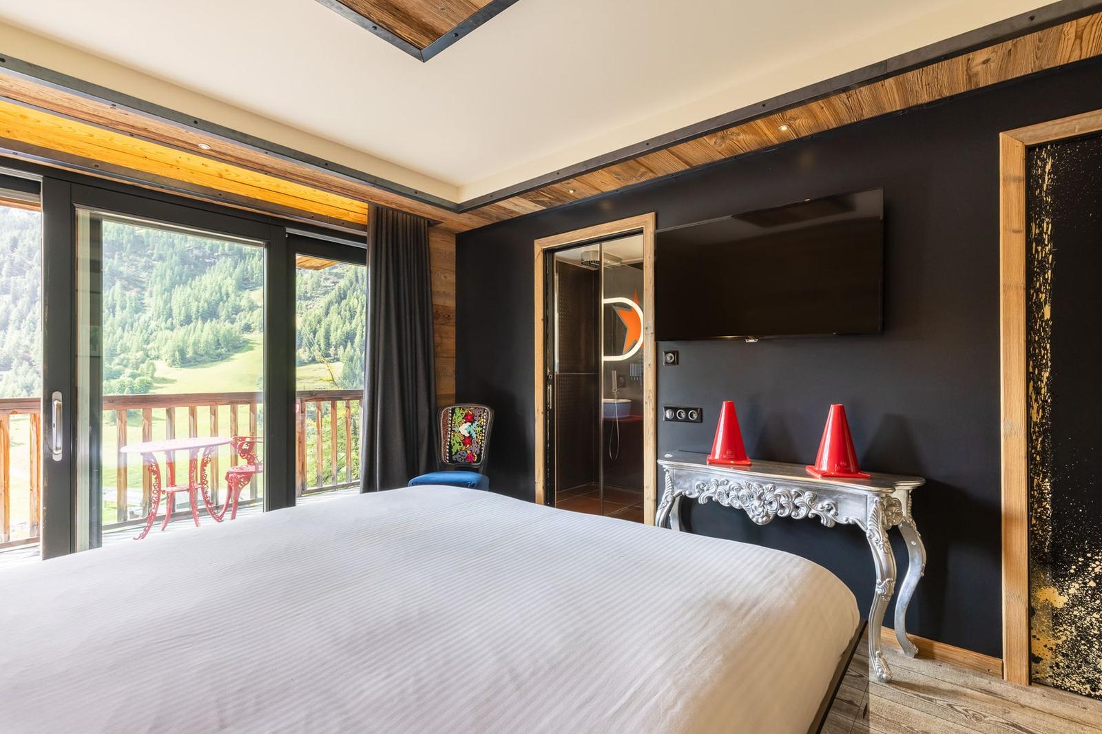 Chalet Gallery — photo 5