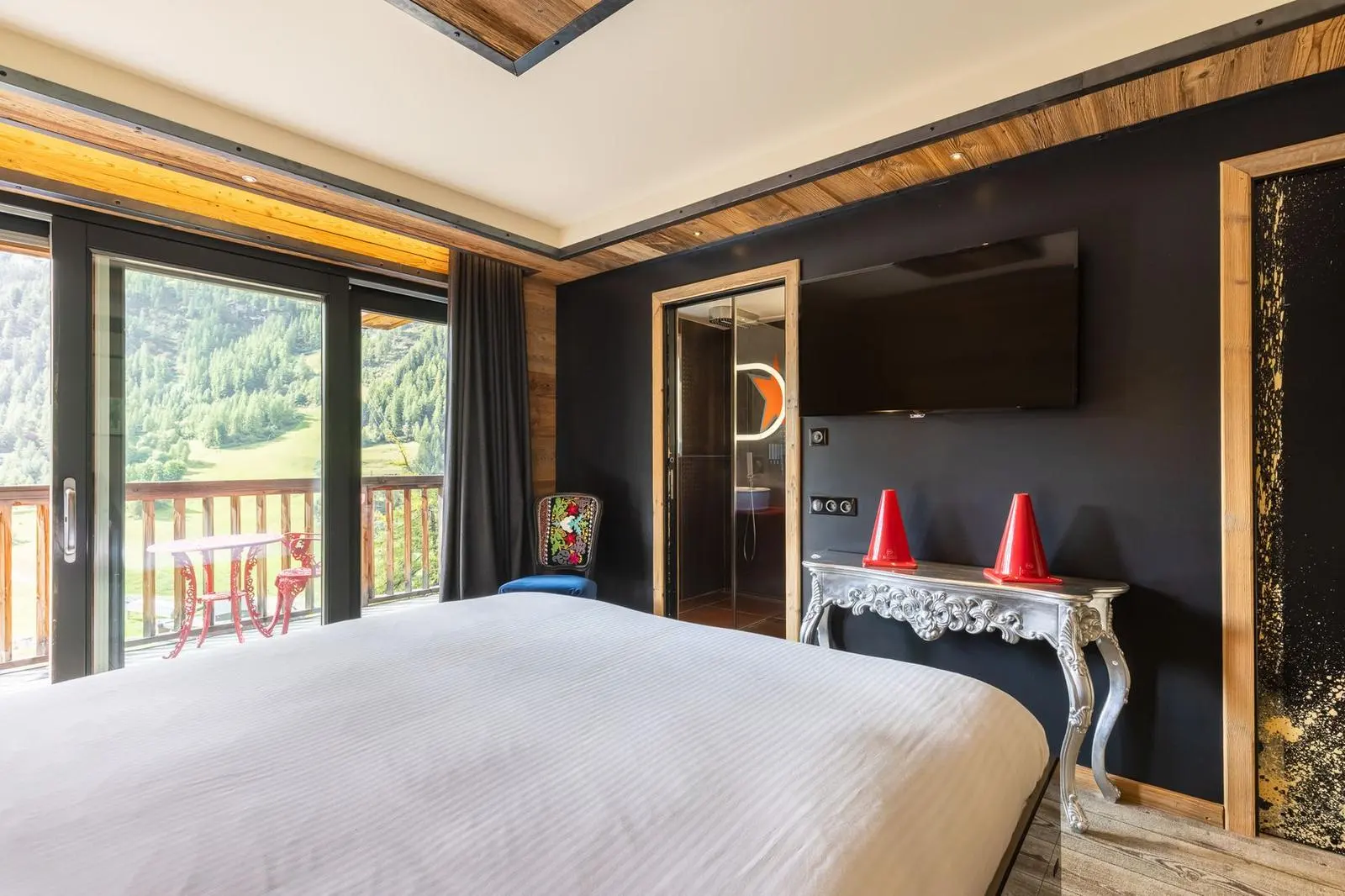 Chalet Gallery — photo 5
