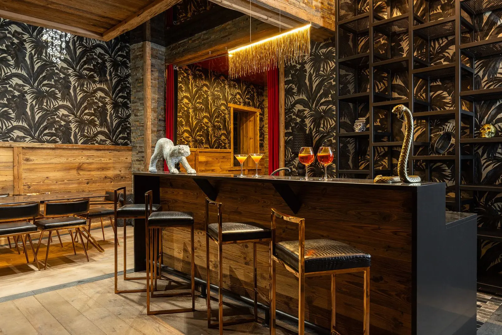 The lounge and bar area of Chalet Gatsby in Tignes